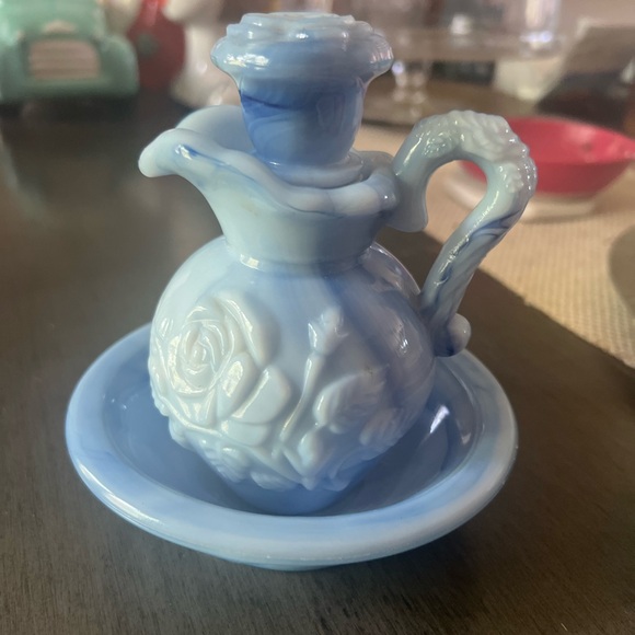Vintage May 1978 Avon Victorian Pitcher and Bowl Set Blue - Picture 1 of 4